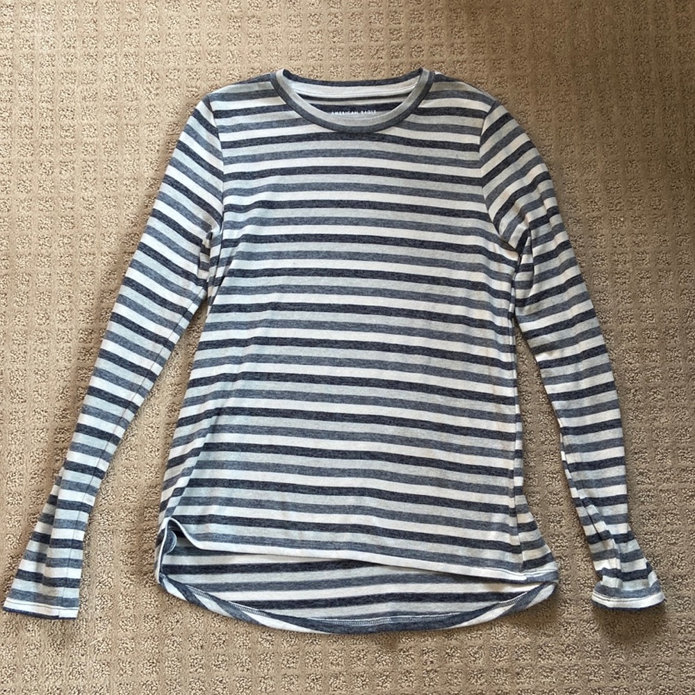 American Eagle shirt